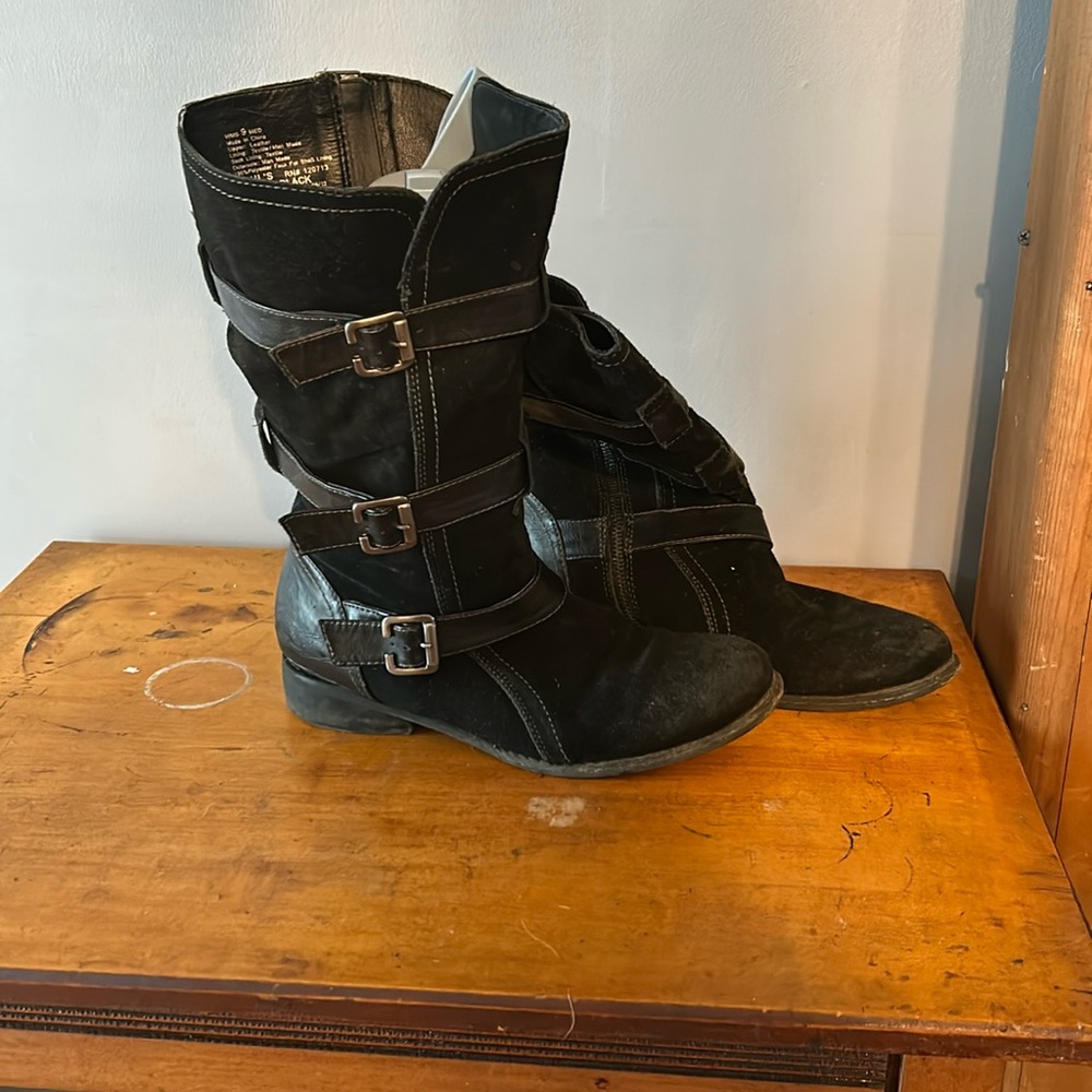 Mid calf Black boots